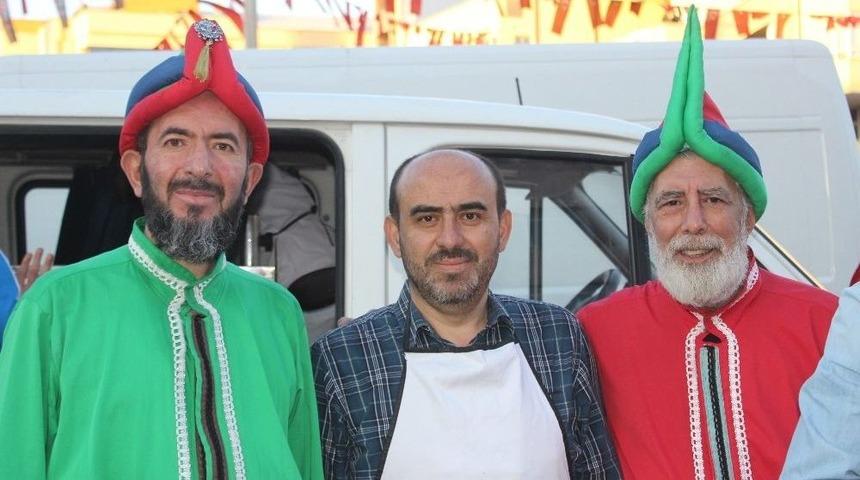 Tavşanlı’da 3 Aylar Lokma Tatlısı İkram Edildi