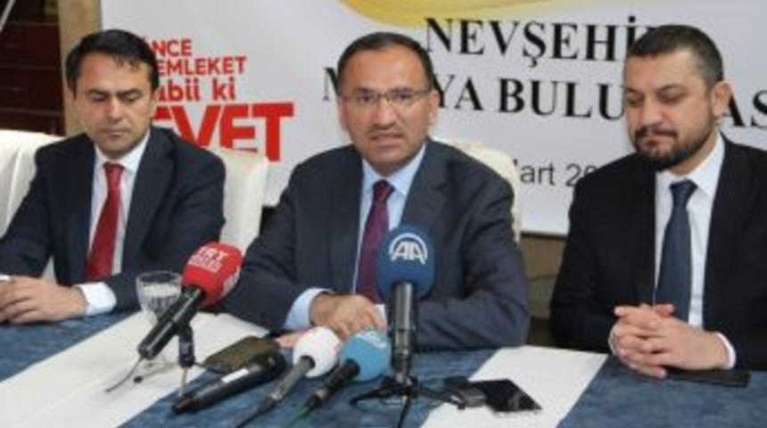 Bakan Bozdağ: "kılı&ccedil;daroğlu&rsquo;nu Ben De Dinlerken Şaşırıyorum"