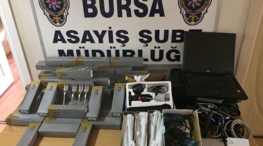 Okul Hırsızları Kameraya B&ouml;yle Yansıdı