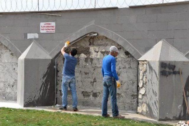 Kayyum Başkan, Mervanileleri Simgeleyen Kabartmaları Yıktı