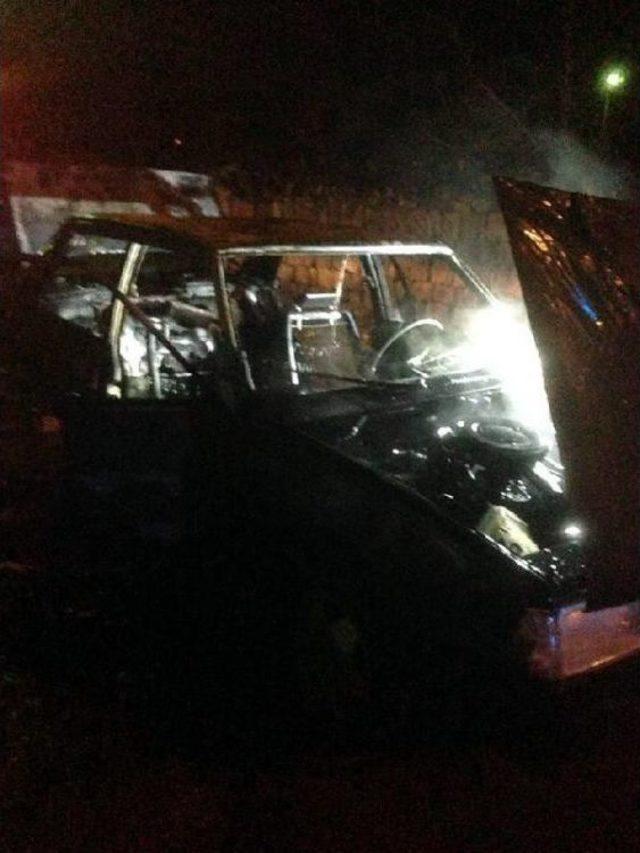 Tomarza'da Seyir Halindeki Otomobil Yandı