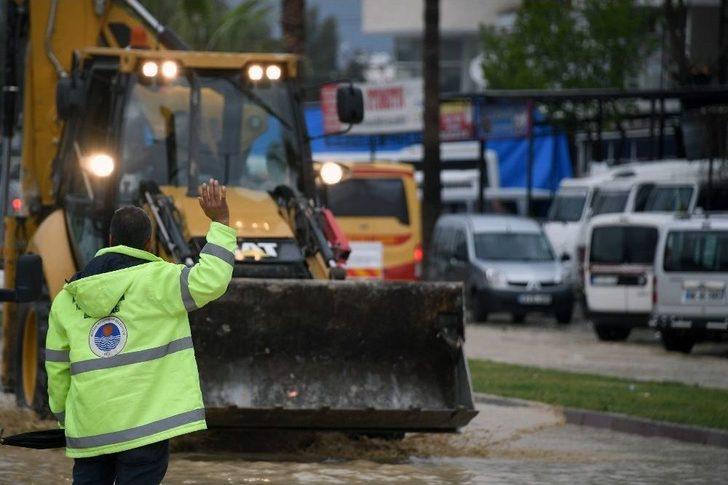 Mersin’de Yağmur Su Baskınlarına Yolaçtı G5