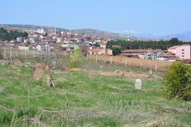 Tokat’ta Defineciler Horoztepe Höyüğü’nde Kaçak Kazı Yaptı