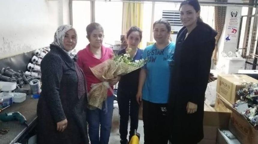 Ak Kadınlar Sanayide Kadın Esnafları Ziyaret Etti