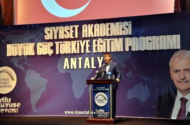 Menderes Türel, Siyaset Akademisinin Finalini Yaptı