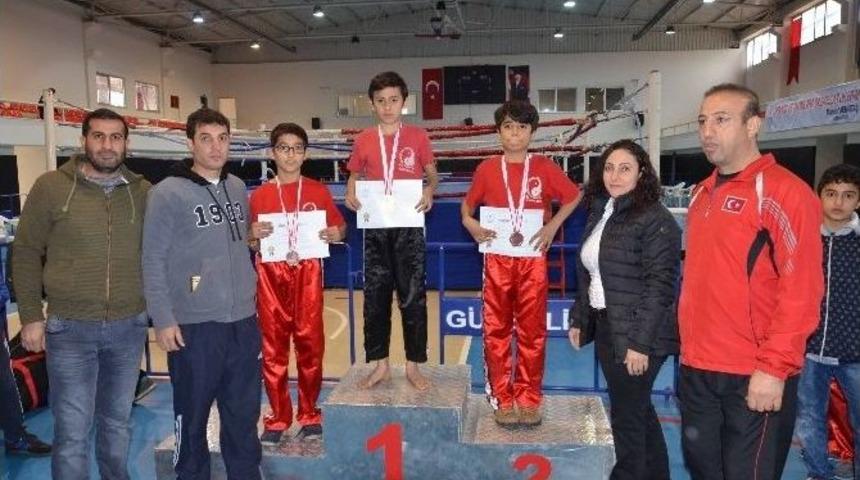 Adana&rsquo;da Okullararası K&uuml;&ccedil;&uuml;kler Kick Boks İl Birinciliği