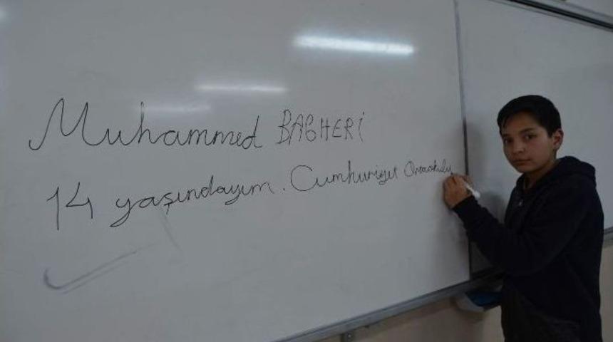 Ülkeleri Farklı Olsa Da Ortak Dilleri Türkçe