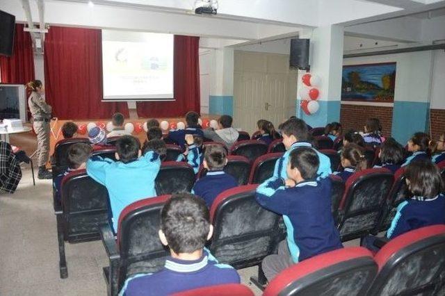 Jandarma; Kadın Ve Çocuklara Seminer Verdi