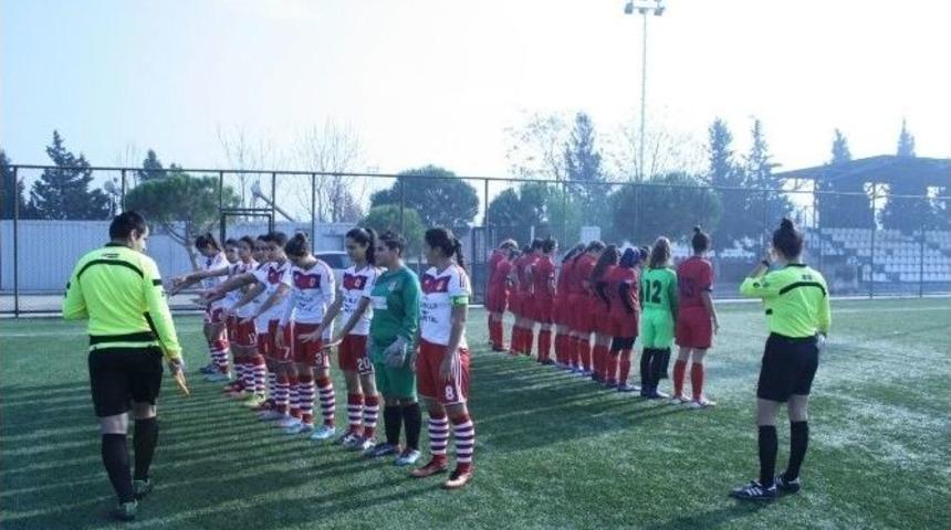 Yeşil Sahanın Sultanları Emin Adımlarla İlerliyor