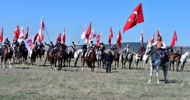 Ak Partili Başkan Cahan'dan Ciritçilerle Referandum Klibi