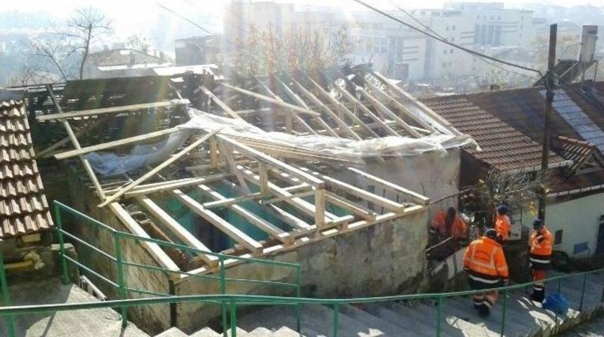 Yanan Evden 3 Kamyon Malzeme &Ccedil;ıktı