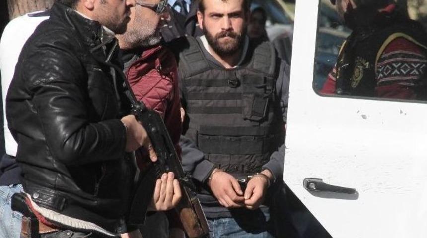 Ka&ccedil;ırıp Evlendiği Eşini D&ouml;verek &Ouml;ld&uuml;rd&uuml;, "&ccedil;ok Seviyordum" Dedi