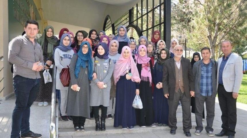 Osmanlı Padişahları Tarih Şeridi Ve Şeyh Edebali T&uuml;rbesi Ziyaret&ccedil;ilerini Ağırlamaya Devam Ediyor