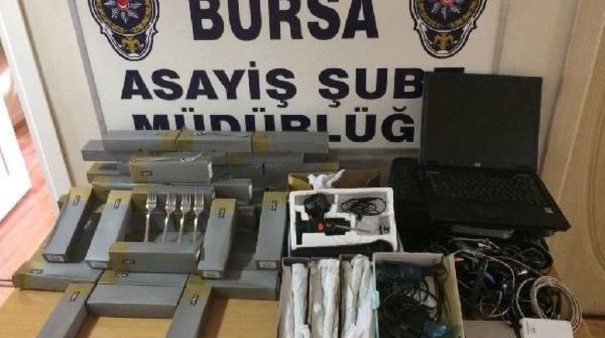 Okuldan Hırsızlık Yapan Ş&uuml;pheliler G&uuml;venlik Kamerasında