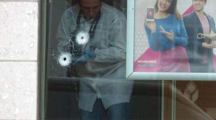 Pendik'te Banka Soygunu Girişimi: 2 Yaralı (1)