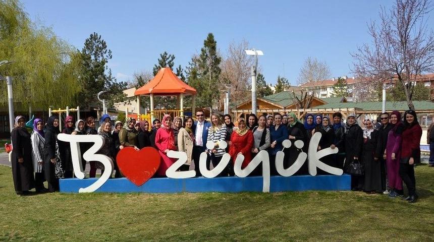 Belediye Başkanı Fatih Bakıcı&rsquo;ya Ak Parti Kadın Kollarından B&uuml;y&uuml;k S&uuml;rpriz