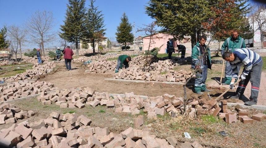 Develi İmamı Azam Parkı’nda Revizyon Çalışması