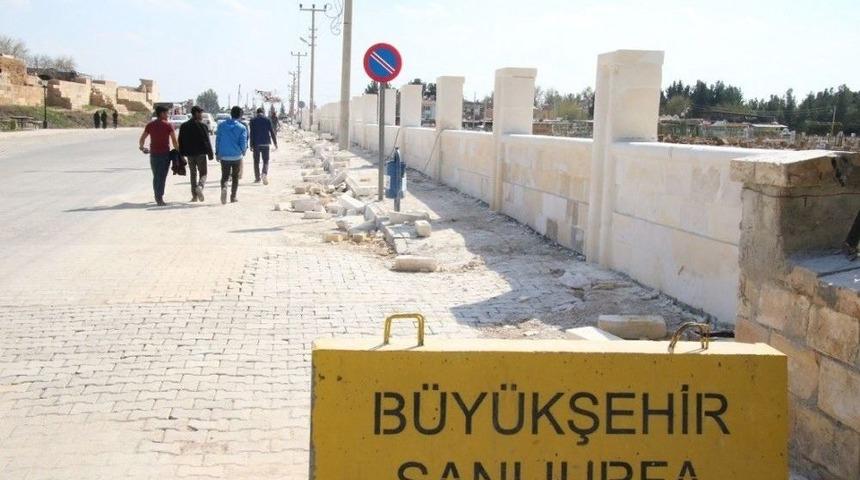 Harran Ve Ak&ccedil;akale İl&ccedil;e Mezarlıkları Onarılıyor