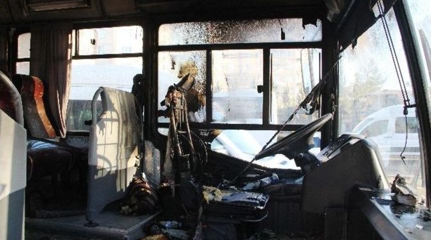 Diyarbakır&rsquo;da 3 Otob&uuml;s Kundaklandı