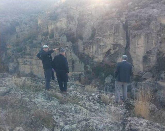 Kütahya Dağcılık Federasyonu Yetkilileri, Tırmanmaya Elverişli Olan Kayalıkları İnceledi