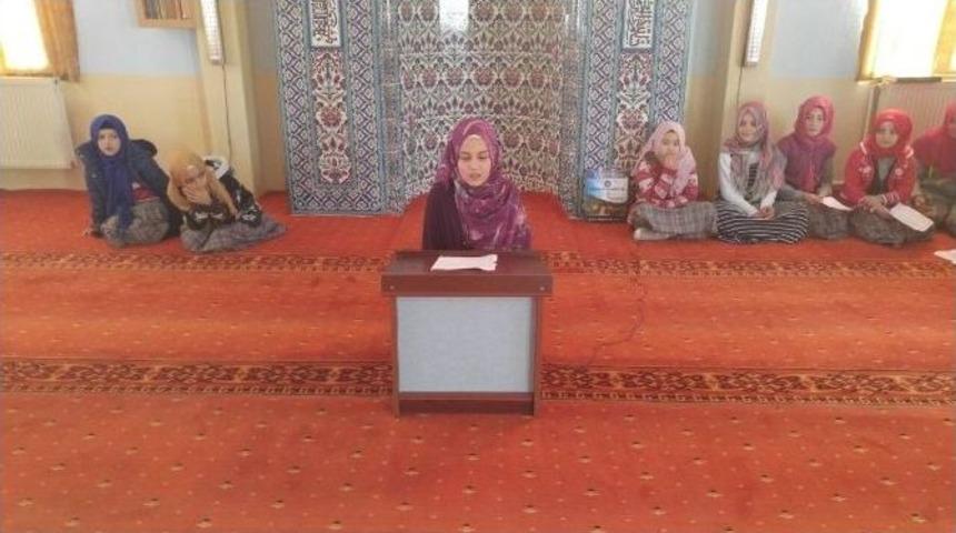 Kız &Ouml;ğrencilerden Vaaz Programı