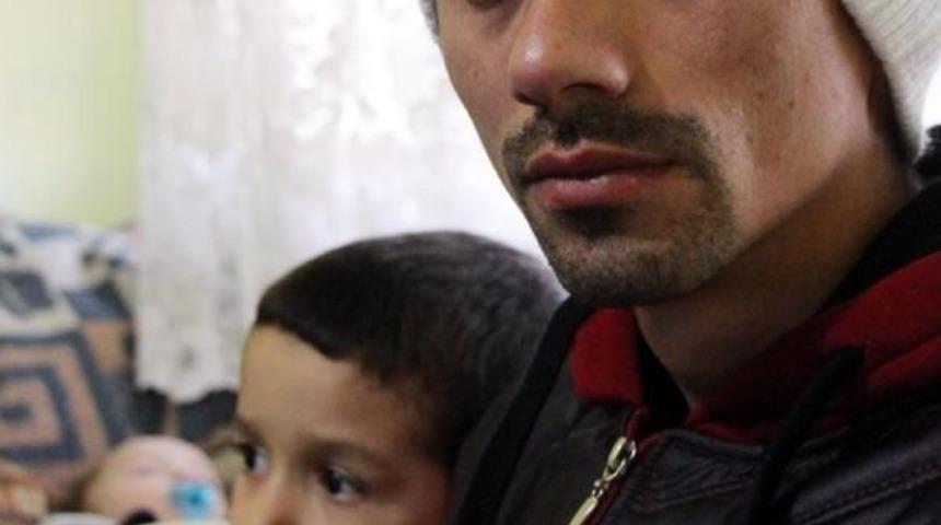 Eşi Evi Terk Etti, 2 &Ccedil;ocuğuna Hem Annelik Hem Babalık Yapıyor