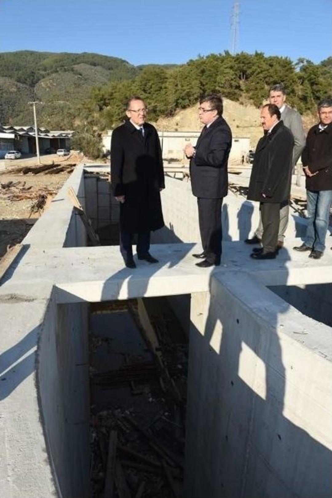 Edremit&rsquo;te Yapılan Arıtma Tesislerini İnceledi