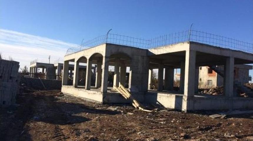 İdil'de Yıkılan 700 Konutun Yerine 350 Konut Inşa Ediliyor