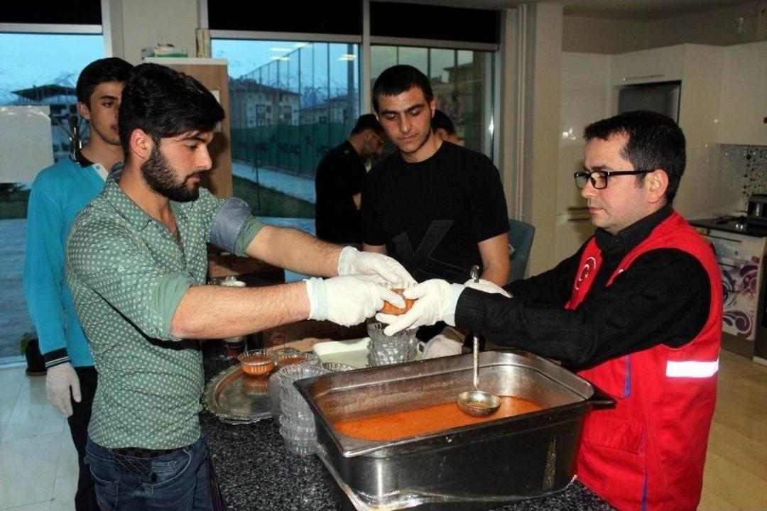 Gen&ccedil;lik Merkezi&rsquo;nde Regaip Kandili Kutlama Programı D&uuml;zenlendi