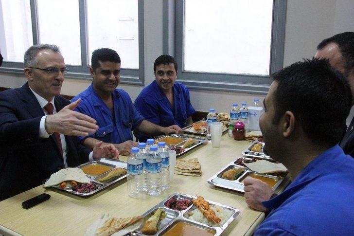 Bakan Ağbal Fabrika İşçileriyle Buluştu G2