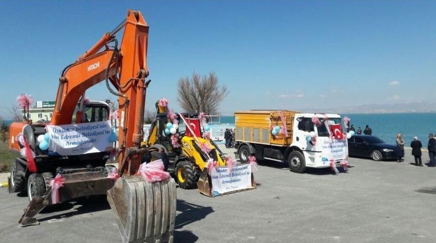 &Uuml;sk&uuml;dar Belediyesinden Edremit&rsquo;e Ara&ccedil; Desteği