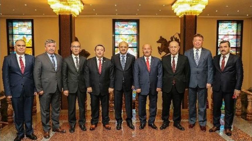 T&uuml;rk Harb-iş Sendikası Heyetinden Bakan Işık&rsquo;a Ziyaret