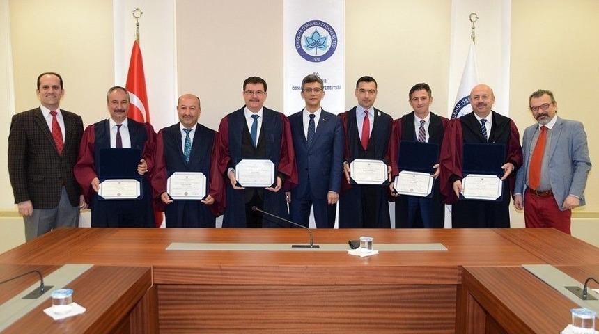 Eskişehir Milli Eğitim M&uuml;d&uuml;rleri Esog&uuml;&rsquo;de Mezuniyet C&uuml;bbesi Giydi