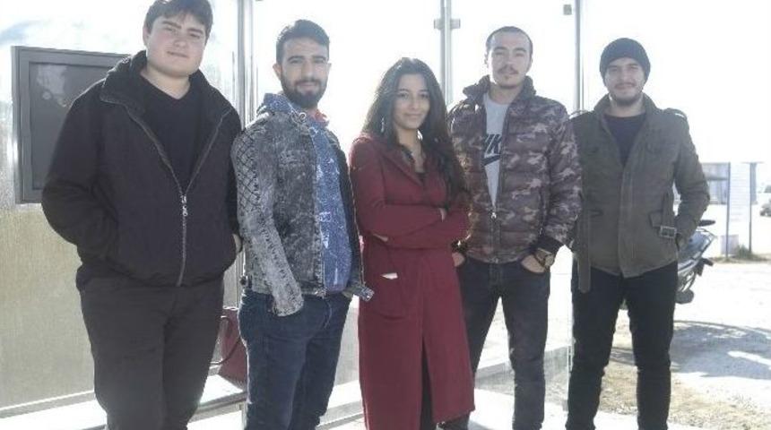 Malkaralı Gen&ccedil;lerden &Ouml;rnek Davranış