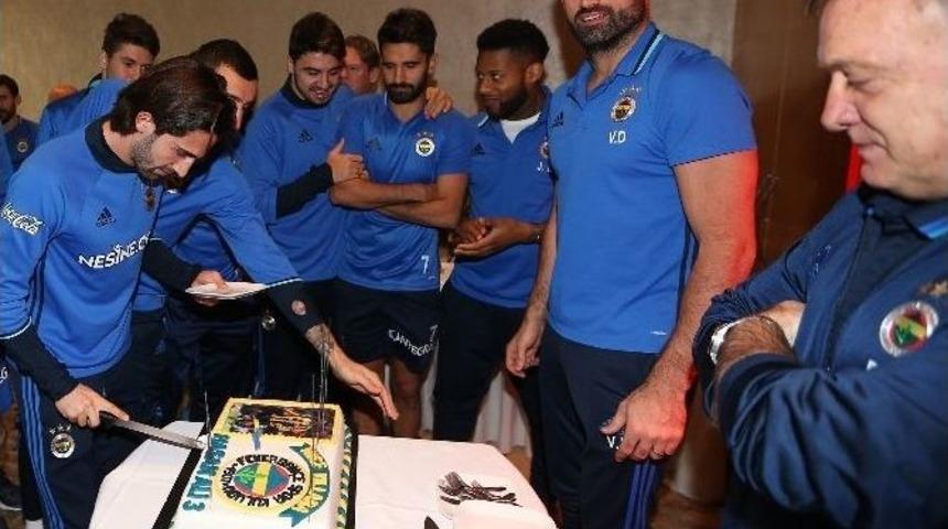 Hasan Ali Kaldırım&rsquo;a S&uuml;rpriz Doğum G&uuml;n&uuml;