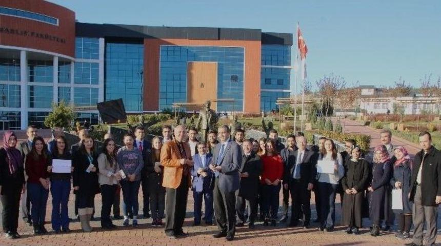 &Uuml;niversitede &ldquo;&uuml;lkemi Seviyorum, T&uuml;rk Lirasını Tercih Ediyorum&rdquo; Kampanyası Başlatıldı