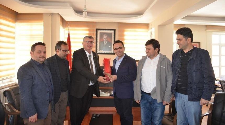 Şiyak&rsquo;tan Kırmızı Dipli Mumla Davet