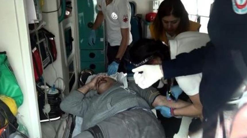 Silahlı Saldırganlar G&uuml;venlik Kamerasında