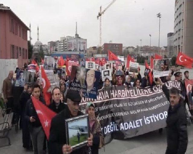 Tutuklu Hava Harp Okulu Öğrencilerinin Aileleri Eylem Yaptı