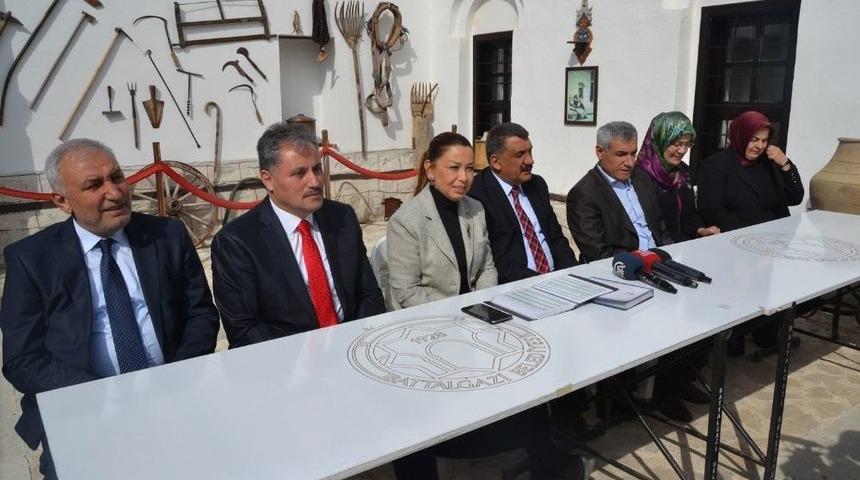 Ak Parti Genel Başkan Yardımcısı Öznur Çalık: