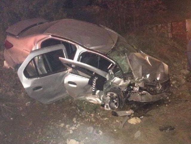 Denizli'de Trafik Kazası: 2 Üniversiteli Öldü, 4 Yaralı
