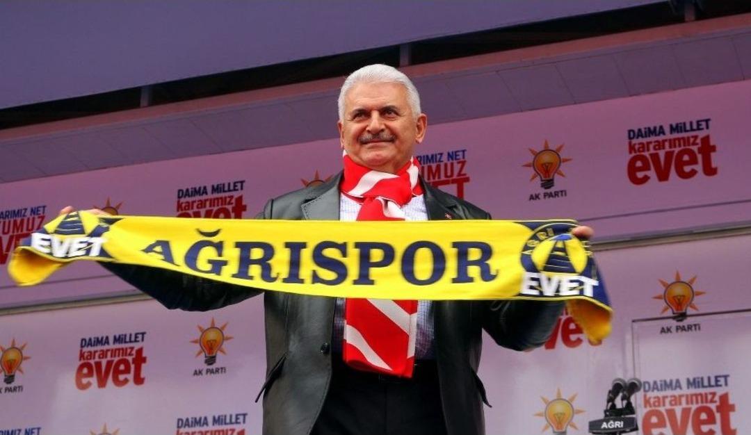 Başbakan Yıldırım: "15 Temmuz&rsquo;da Ter&ouml;r &Ouml;rg&uuml;tlerinin Maskesi D&uuml;şt&uuml;&rdquo;