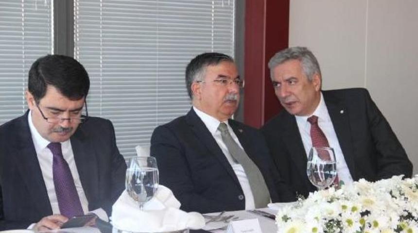 Milli Eğitim Bakanı İsmet Yılmaz"t&uuml;rkiye'nin Eğitimi Ge&ccedil;mişten &Ccedil;ok Daha Iyi"