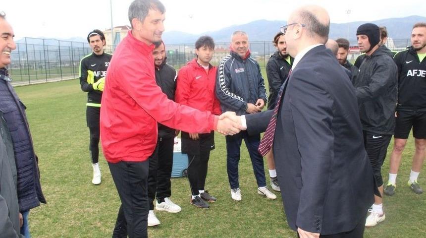 Başkan Şahin&rsquo;den, Afjet Afyonspor&rsquo;un Antrenmanına Ziyaret