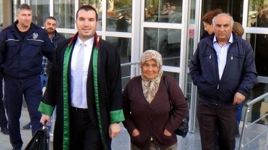 Terlik Davasında Beraat Eden Anne Mahkemede G&ouml;zyaşlarına Boğuldu
