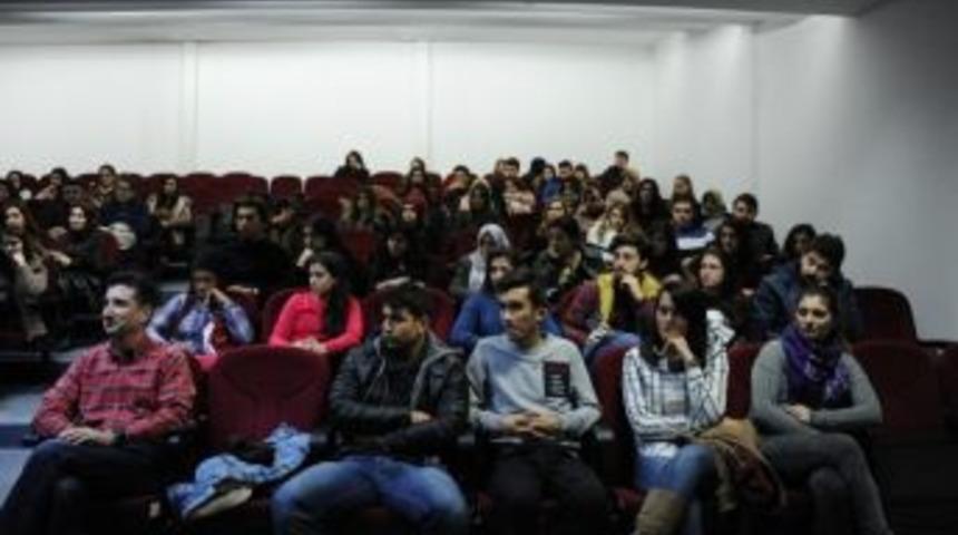 &ldquo;kariyer Planlama&rdquo; Seminerleri Fen Edebiyat Fak&uuml;ltesi B&ouml;l&uuml;mlerinde Devam Ediyor