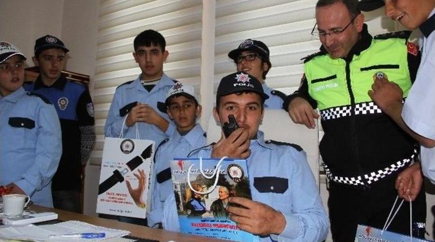 Fethiye&rsquo;de Engelli &Ouml;ğrenciler Polis Oldu