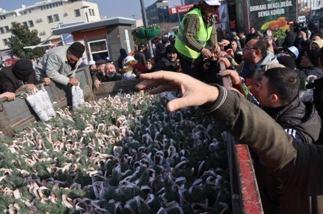 Orman Ve Su İşleri Bakanlığı&rsquo;nın Mobil Tanıtım Aracına Balıkesir&rsquo;de B&uuml;y&uuml;k İlgi