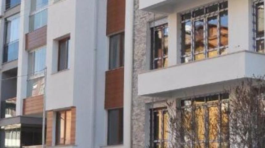 Cam Silerken 4'&uuml;nc&uuml; Kattan D&uuml;şen Kadın &Ouml;ld&uuml;