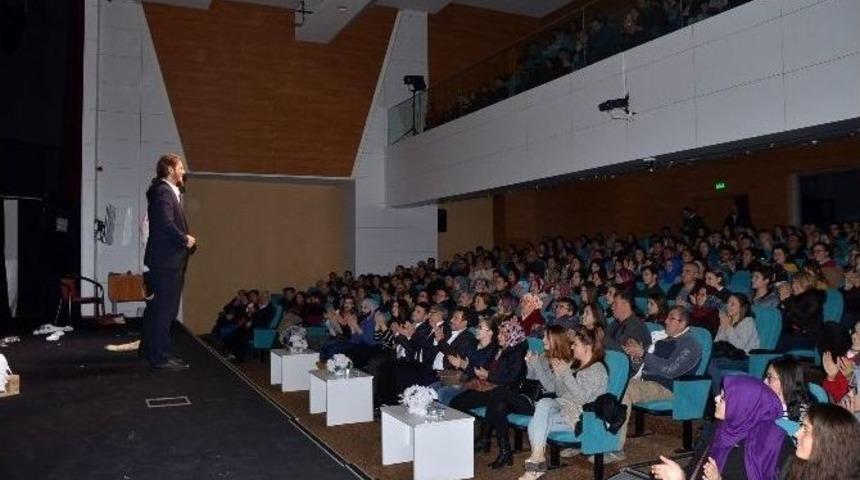 Kosova Kısa Devre Tiyatro Topluluğu’na Yoğun İlgi